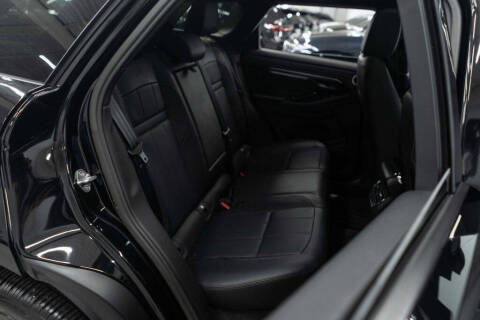 2023 Land Rover Range Rover Evoque P300 R-Dynamic HST