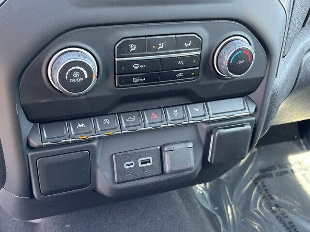 2024 Chevrolet Silverado 1500 Custom