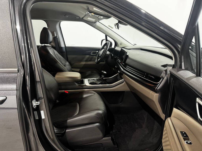 2025 Kia Carnival LXS