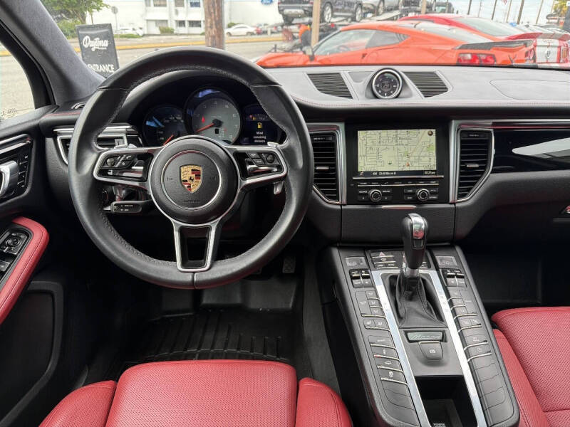 2016 Porsche Macan S