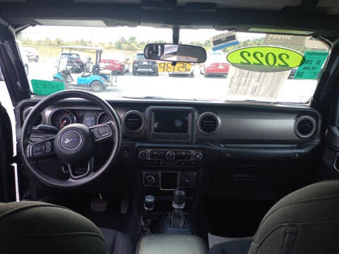 2022 Jeep Gladiator Sport