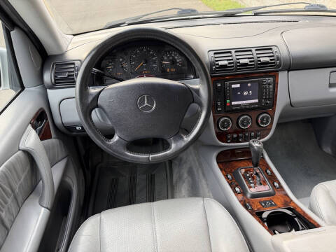 2002 Mercedes-Benz M-Class ML 320