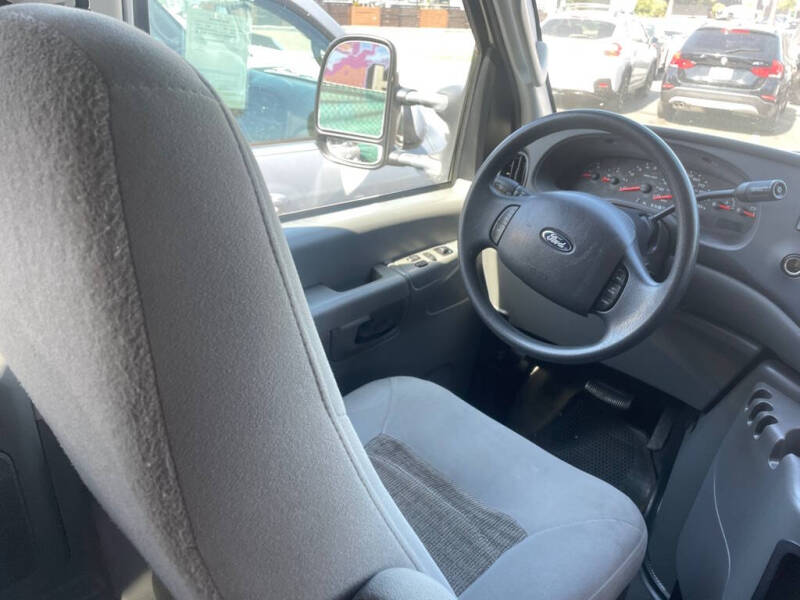 2005 Ford E-Series