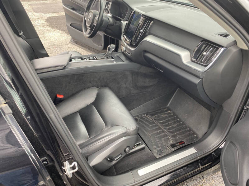 2019 Volvo XC60 T5 Momentum