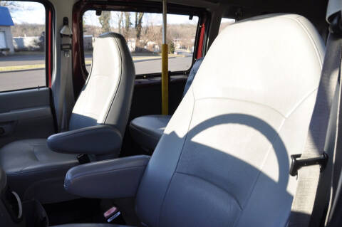 2005 Ford E-Series E-350 SD XLT