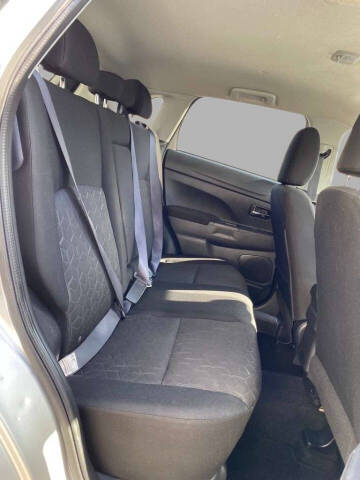 2023 Mitsubishi Outlander Sport ES