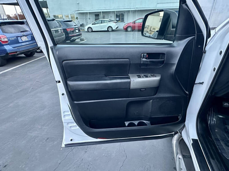 2011 Toyota Tundra Grade