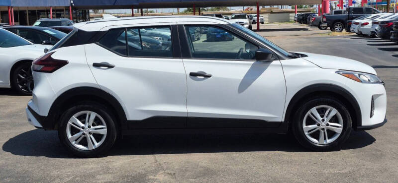 2024 Nissan Kicks S