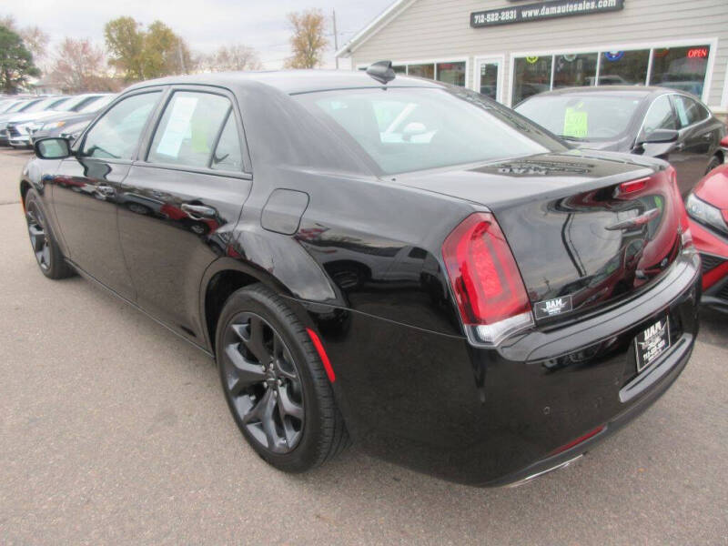 2023 Chrysler 300 S V6