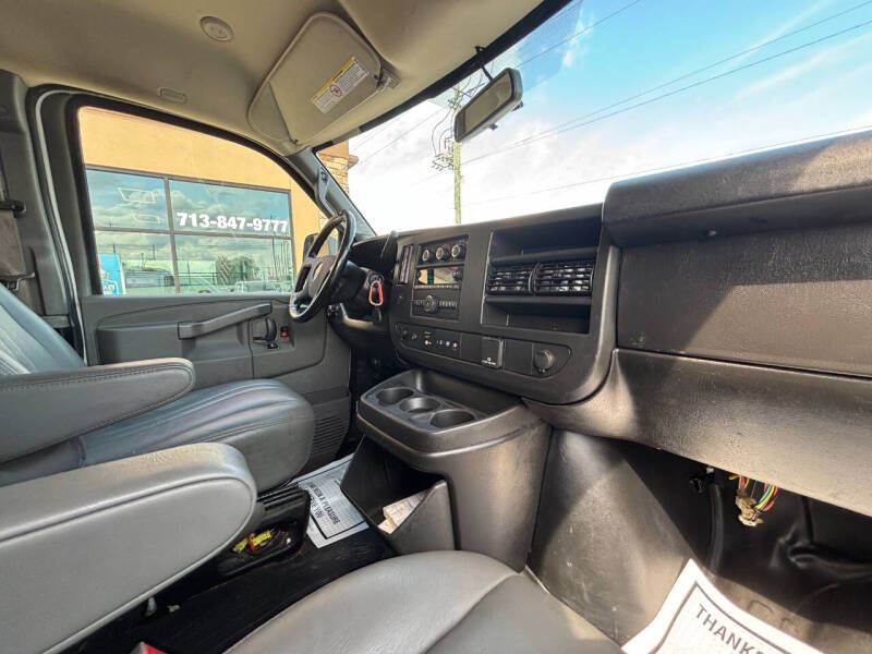 2020 Chevrolet Express 2500