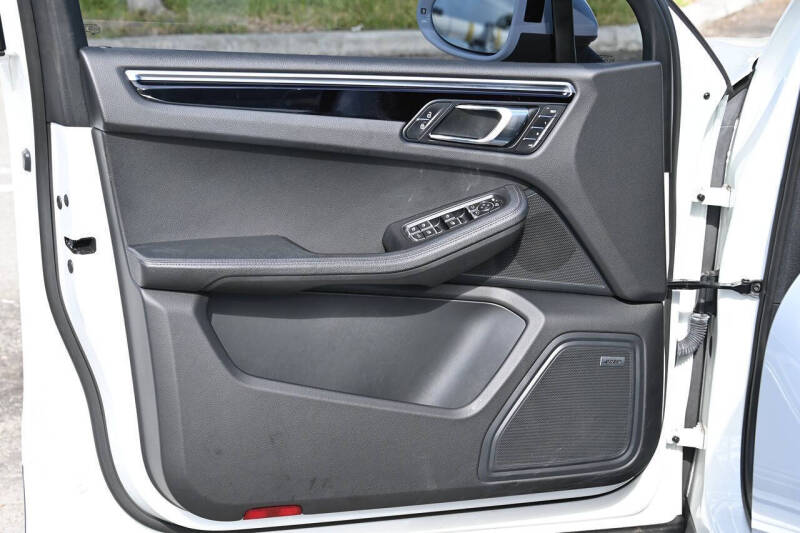 2021 Porsche Macan S