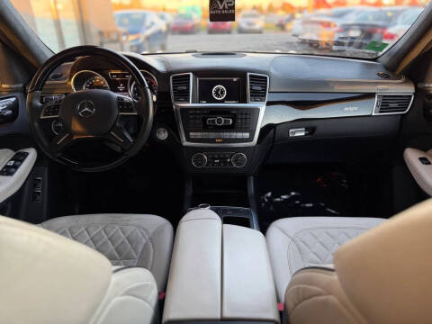 2015 Mercedes-Benz GL-Class GL 550 4MATIC