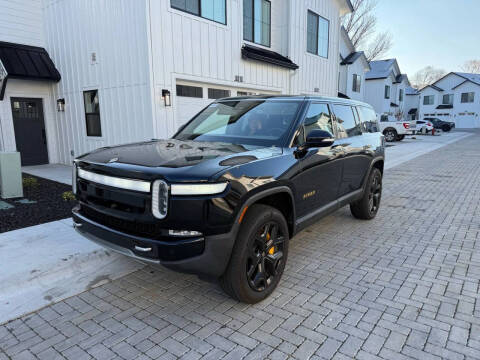 2024 Rivian R1S Adventure