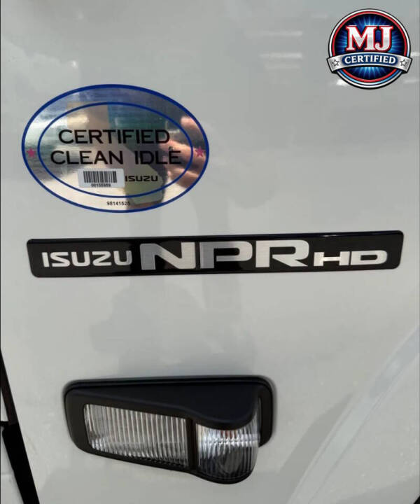 2024 Isuzu NPR-HD CREW CAB