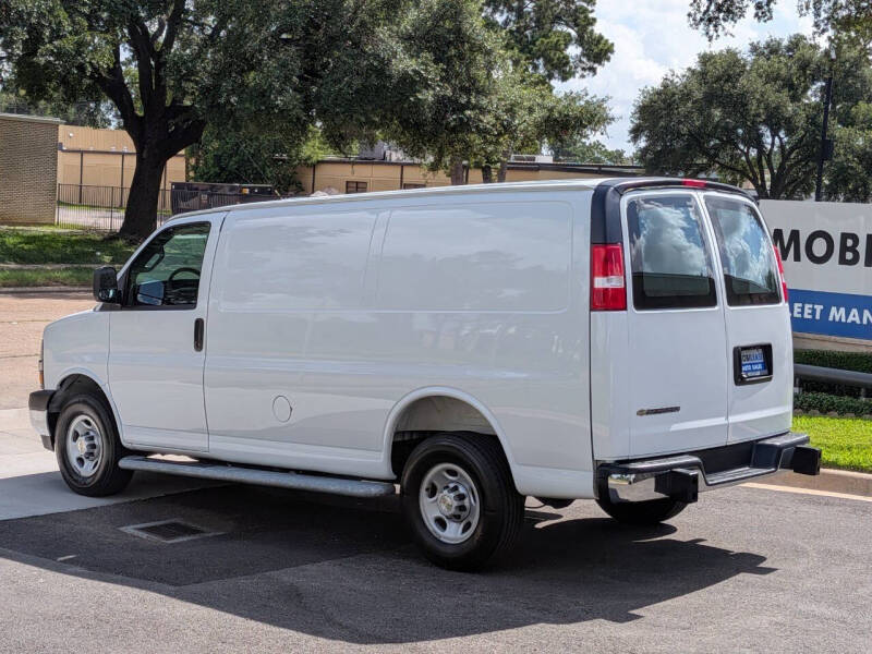 2025 Chevrolet Express 2500