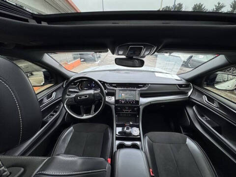 2022 Jeep Grand Cherokee Altitude