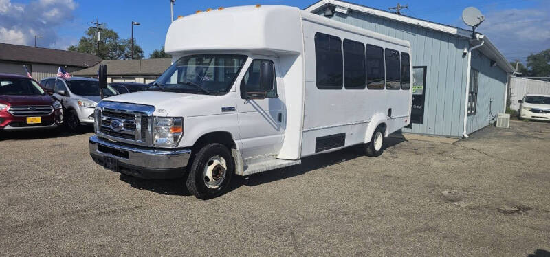 2017 Ford E-Series E-450 SD
