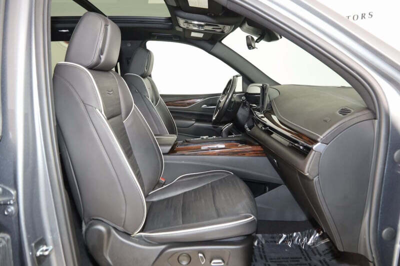 2022 Cadillac Escalade ESV Premium Luxury