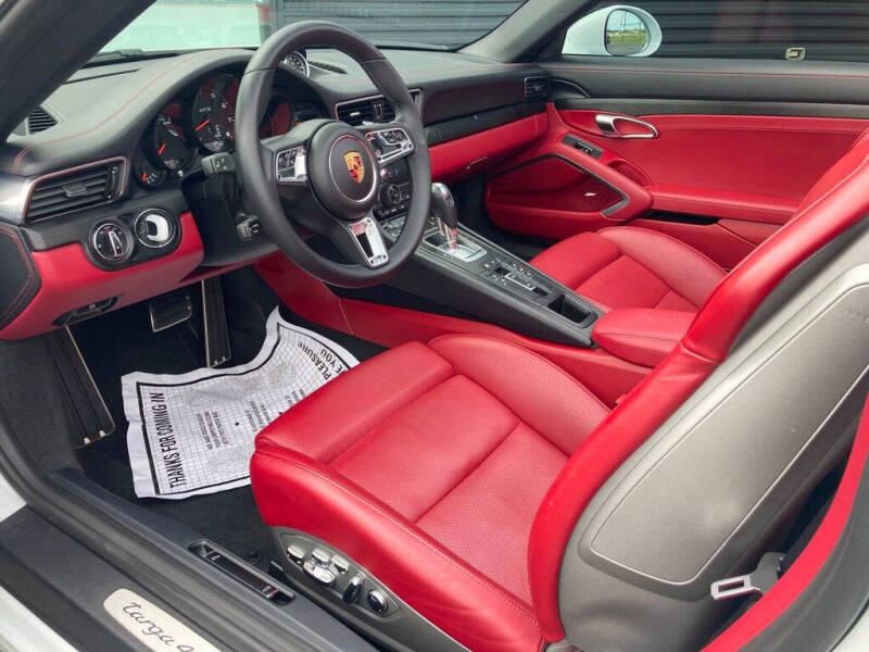 2019 Porsche 911 Targa 4 GTS