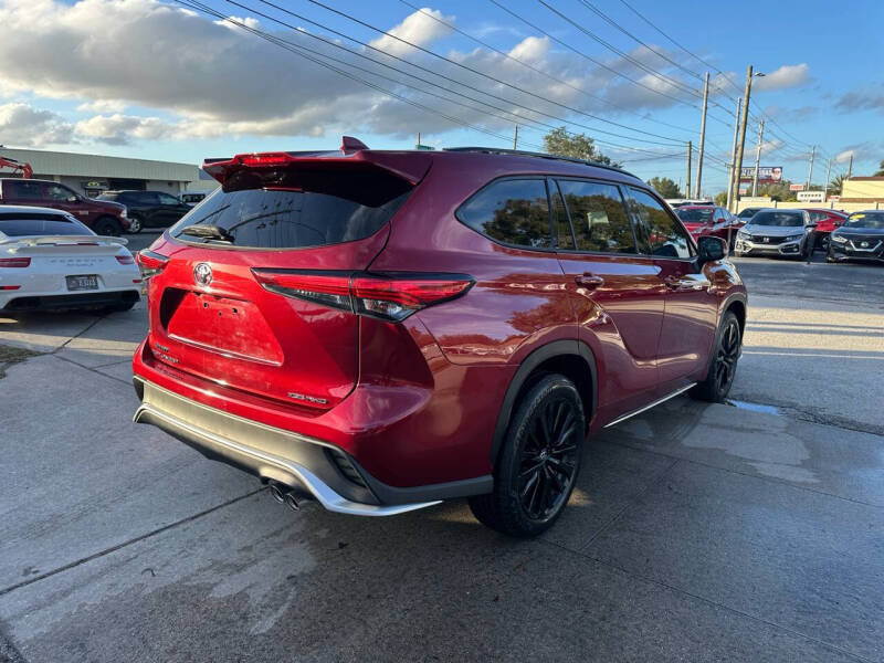 2023 Toyota Highlander XSE photo 3