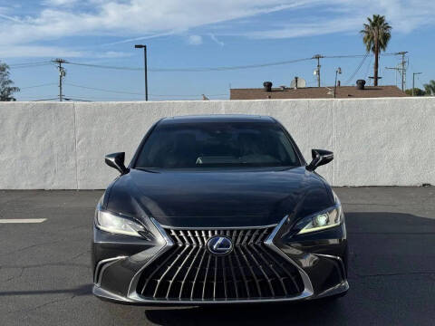 2022 Lexus ES 300h