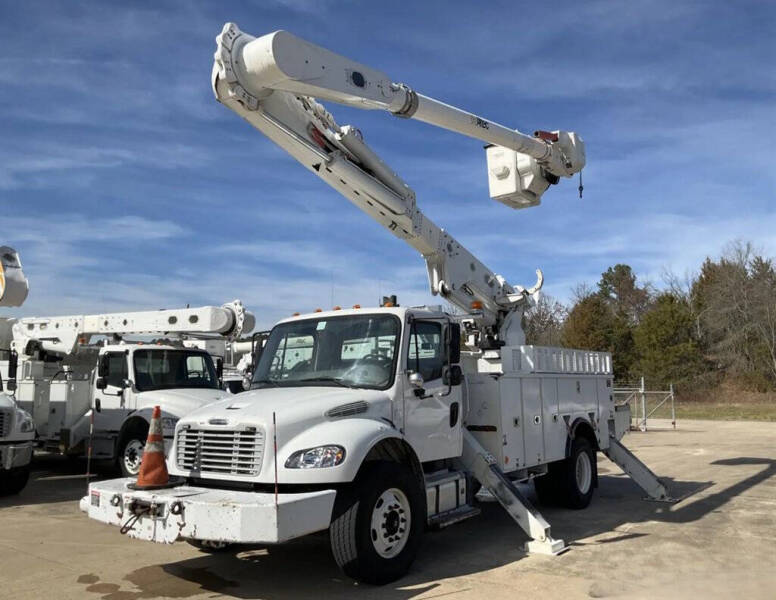 2017 Freightliner M2 106