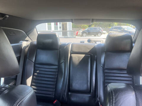 2013 Dodge Challenger SXT Plus