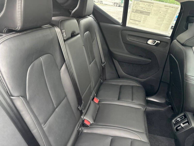 2026 Volvo XC40 B5 Plus
