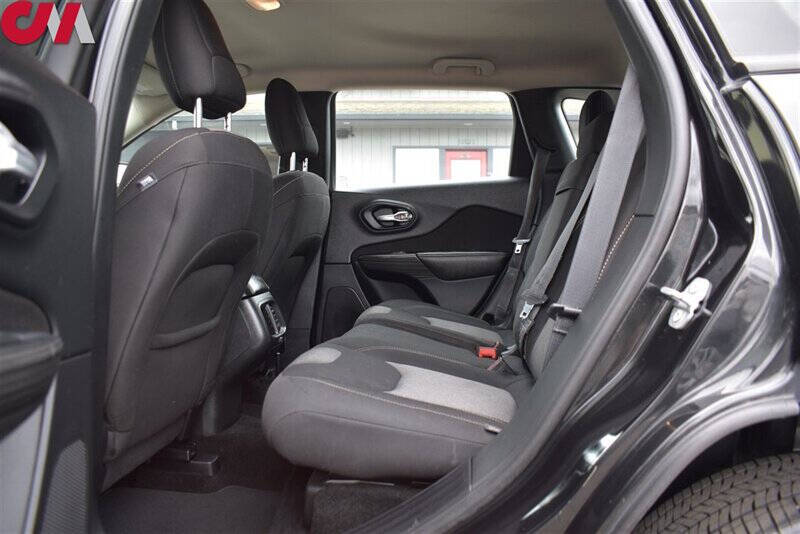 2016 Jeep Cherokee Sport