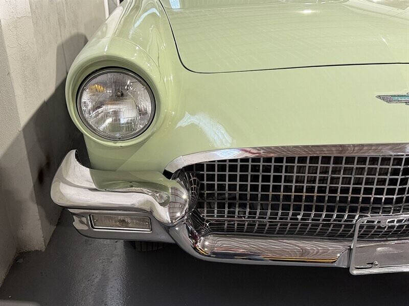 1957 Ford Thunderbird 10