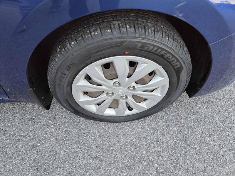 2020 Hyundai Accent SE