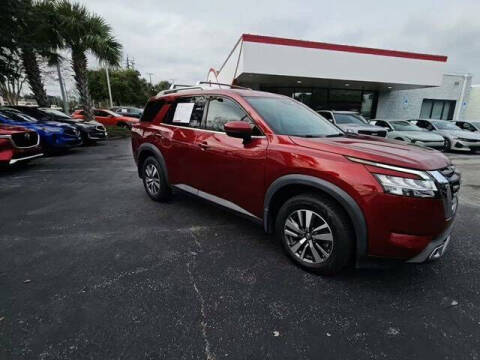 2022 Nissan Pathfinder SL