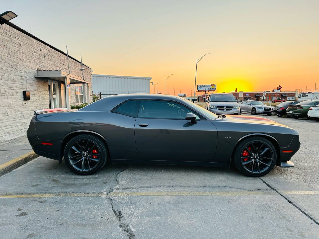 2019 Dodge Challenger R/T photo 10