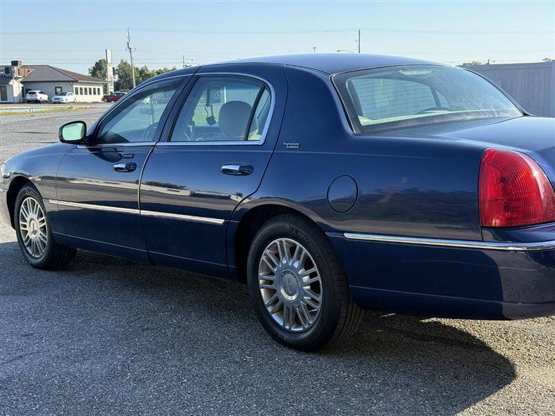 2008 Lincoln Town Car Signature Limited