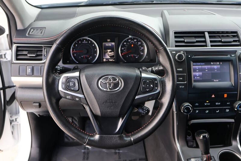 2016 Toyota Camry SE