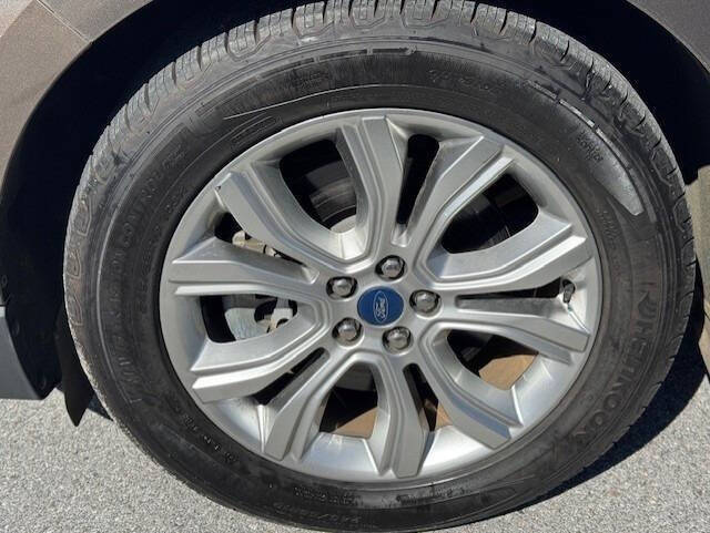 2019 Ford Edge Titanium