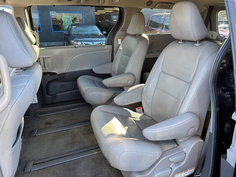 2017 Toyota Sienna XLE 7-Passenger