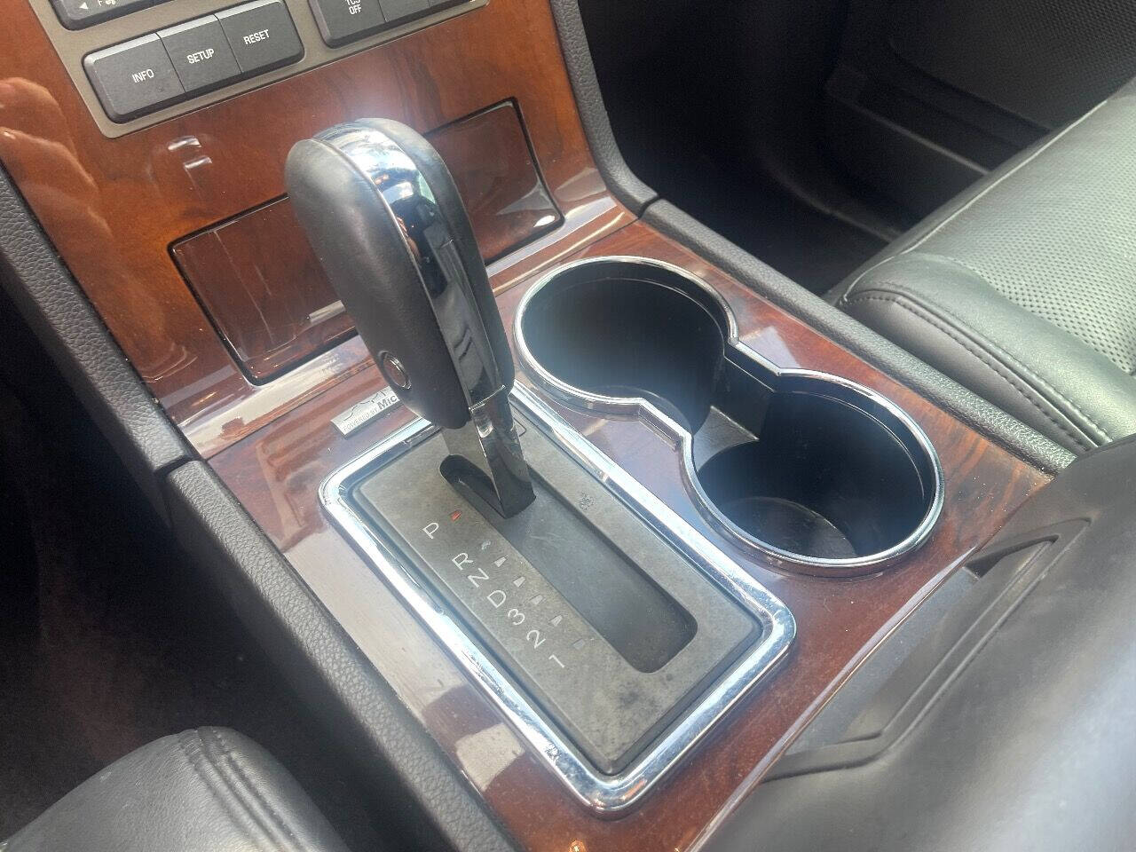 2014 LINCOLN Navigator SUV / Crossover - $15,900