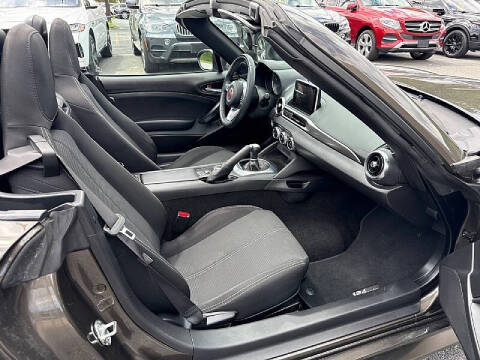 2017 FIAT 124 Spider Classica