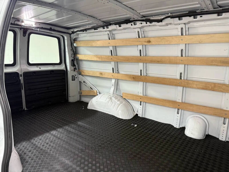 2021 Chevrolet Express 2500