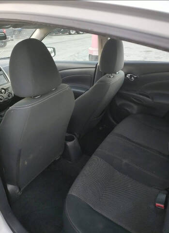 2019 Nissan Versa SV