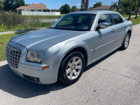 2006 Chrysler 300 for sale at CLEAR SKY AUTO GROUP LLC in Land O Lakes FL