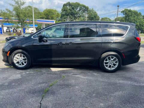 2022 Chrysler Voyager LX