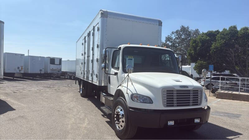 2015 Freightliner M2 106