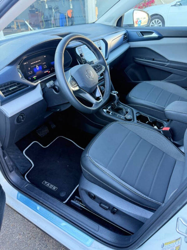2023 Volkswagen Taos SE 4Motion