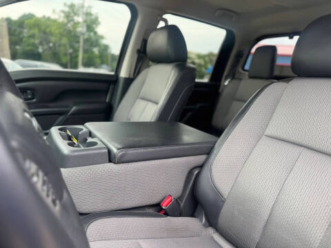 2017 Nissan Titan