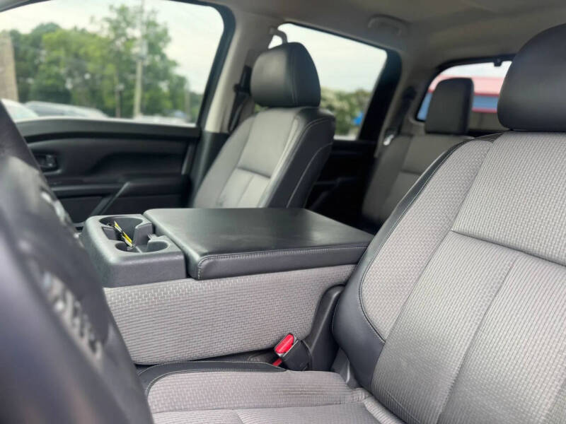 2017 Nissan Titan