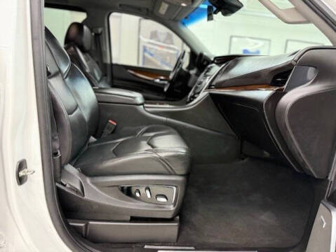 2018 Cadillac Escalade Luxury