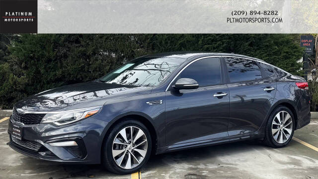 2019 Kia Optima S's photo