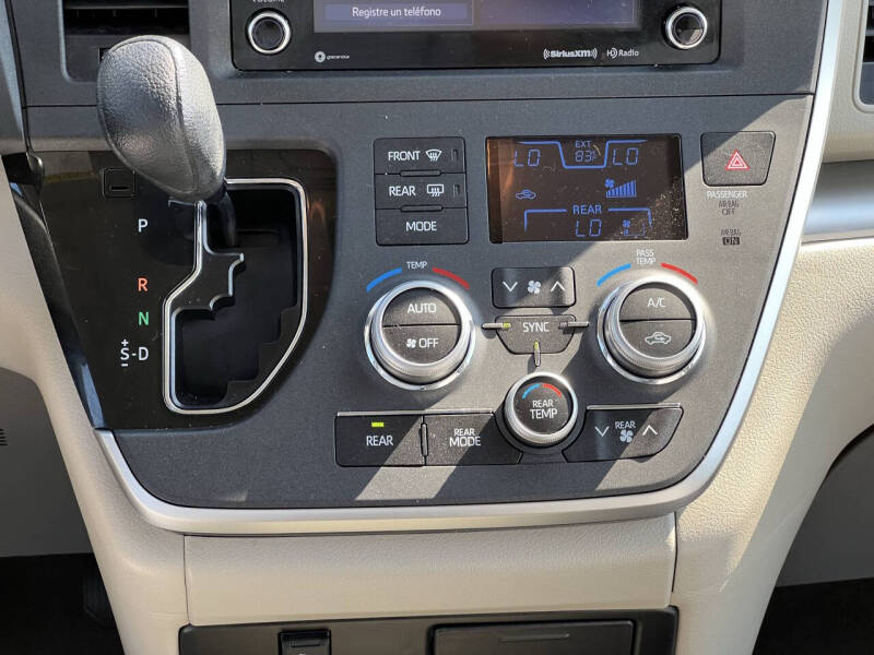 2020 Toyota Sienna LE 7-Passenger